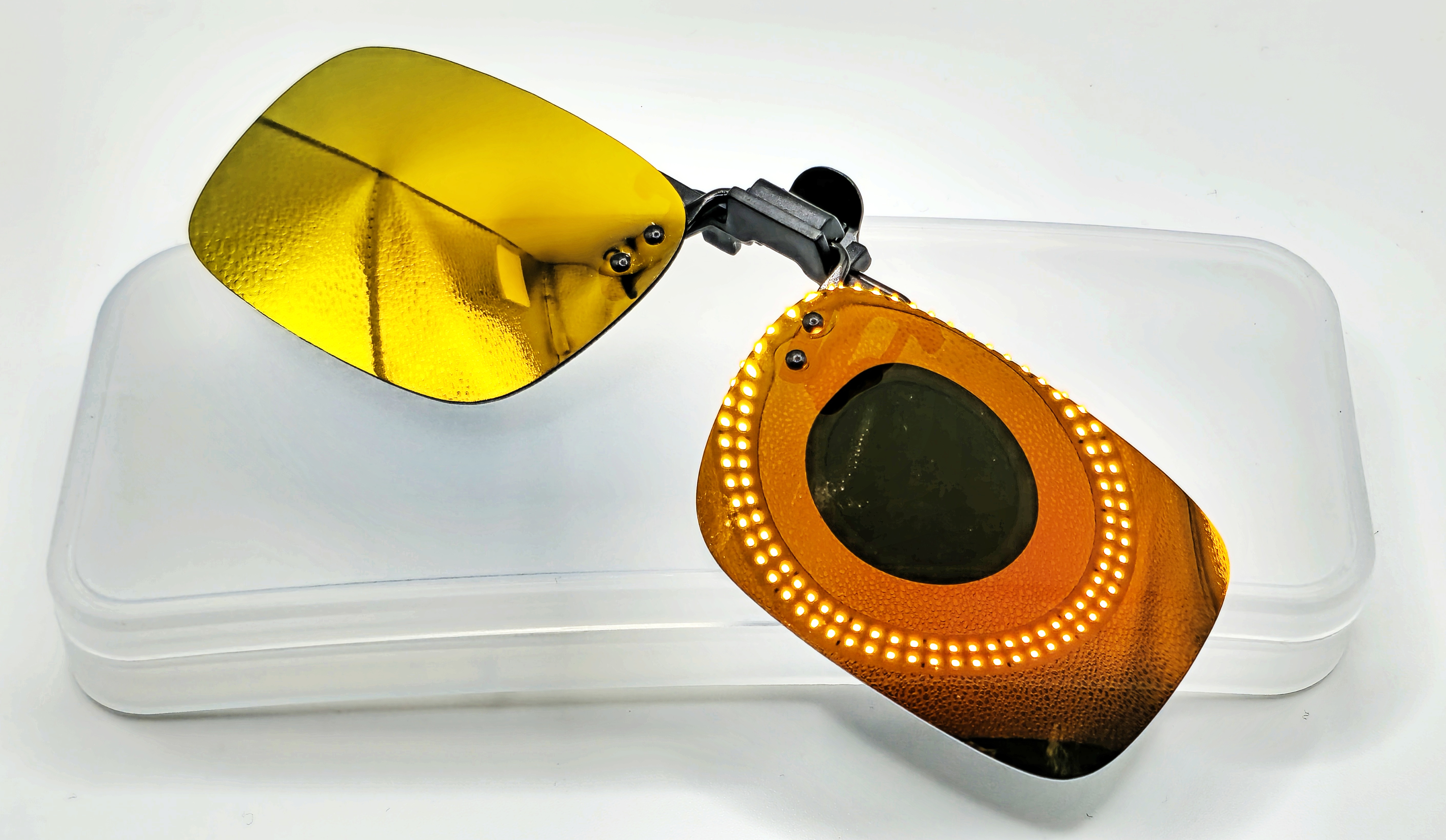 Polarizační klips Nakida T-143 MRP - zrcadlově červený, 60x41mm