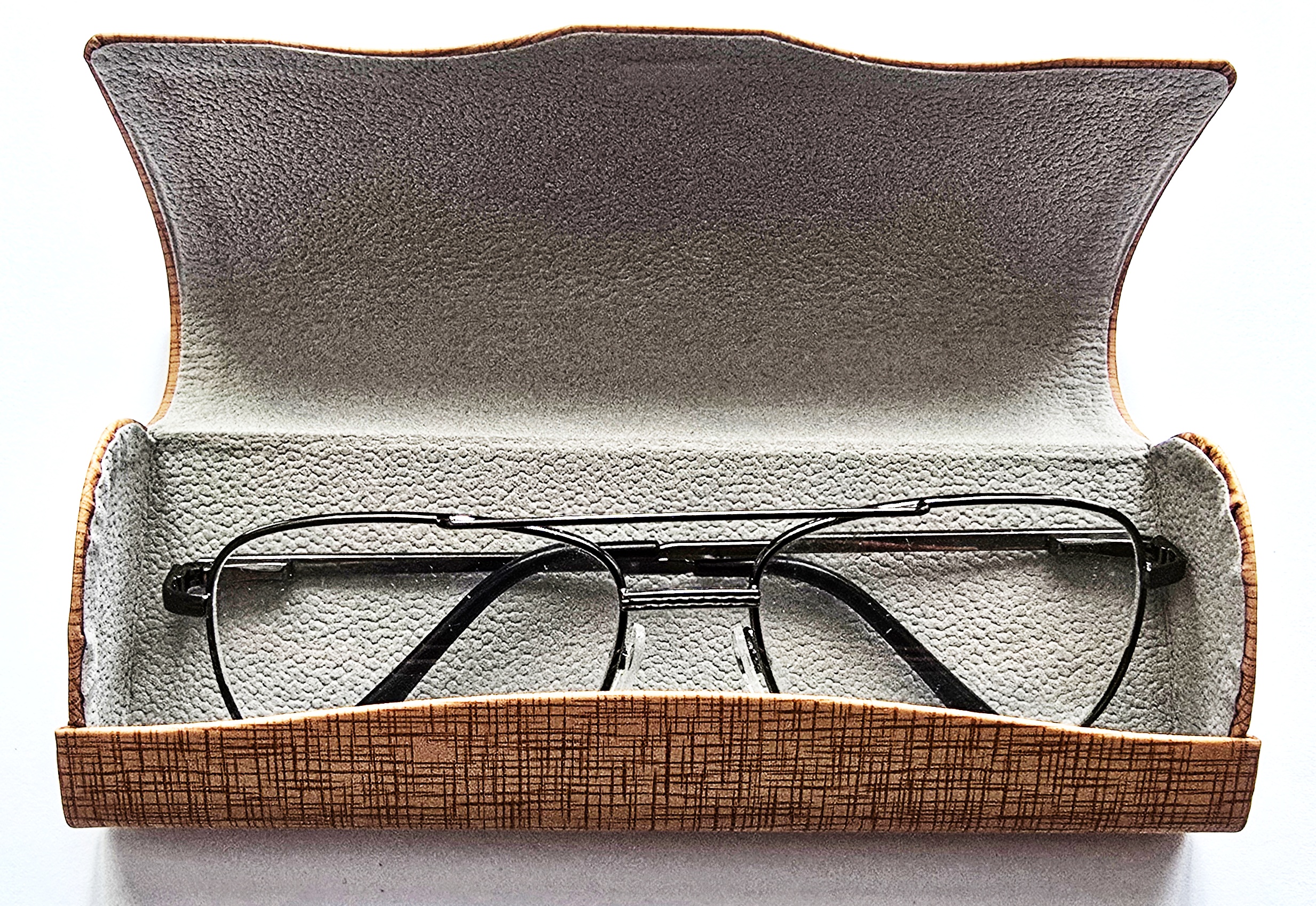 Pouzdro na dioptrické brýle Ideka LG22662 DELUXE, polstrované, magnetické zapínání